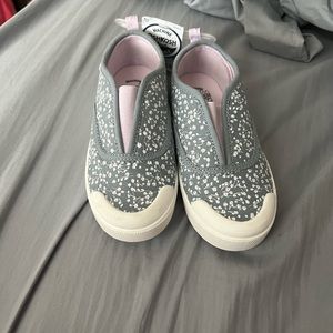 New Oshkosh floral print slip on shoes